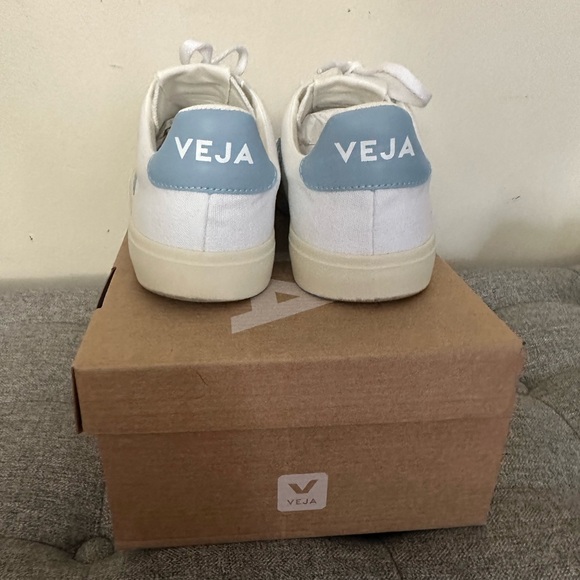 VEJA Campo CA Canvas!! EUC - Picture 7 of 11